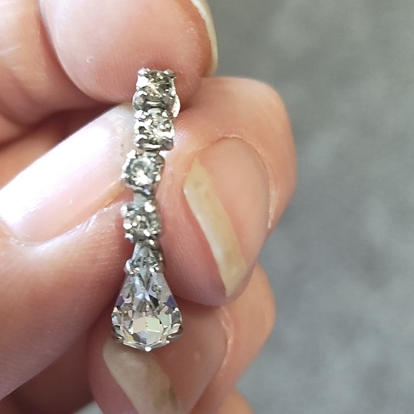 KRAMER NY VINTAGE 50s SILVER-TONE RHINESTONE CRYSTAL DROP SCREWBACK 1" EARRINGS - Picture 4 of 10